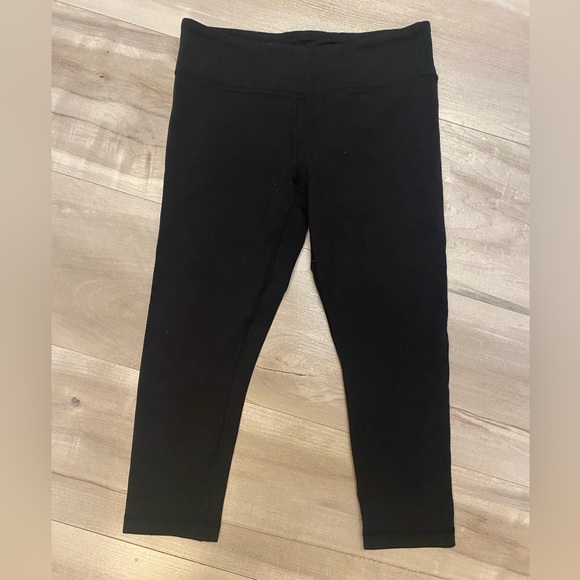 Ivivva Black Capri Leggings Form-Fitting Design Kids size 10 - Picture 1 of 6